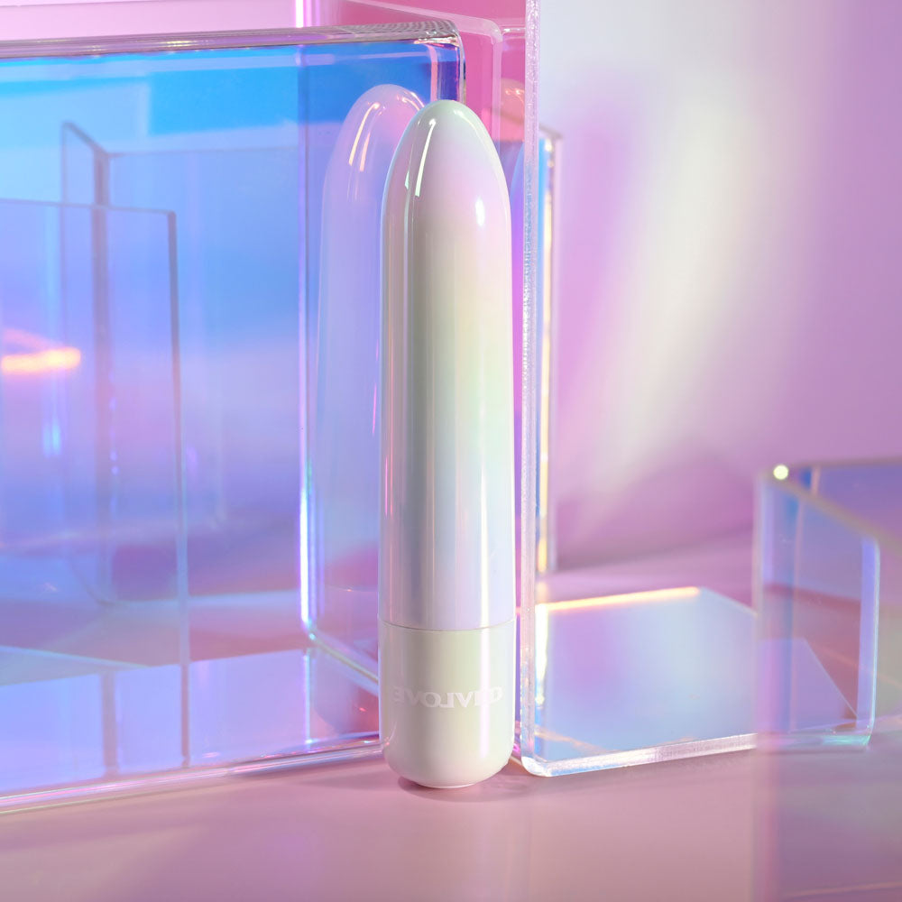 Evolved EASY DOES IT - Pearlescent White 10 cm USB Rechargeable Bullet